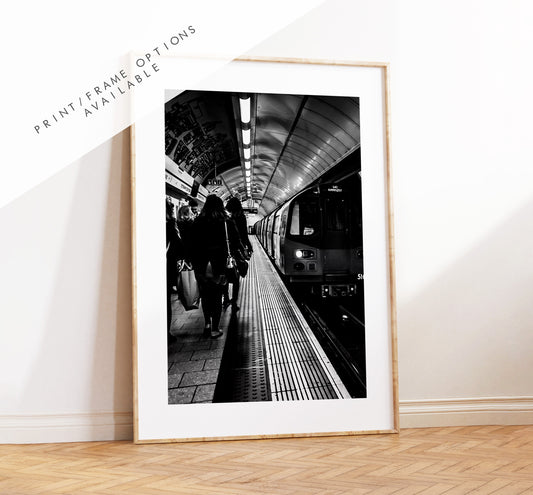 London Photography - Print - Fine Art Photography - London Print - Poster - Wall Art - London Underground - London Underground Print - Mono